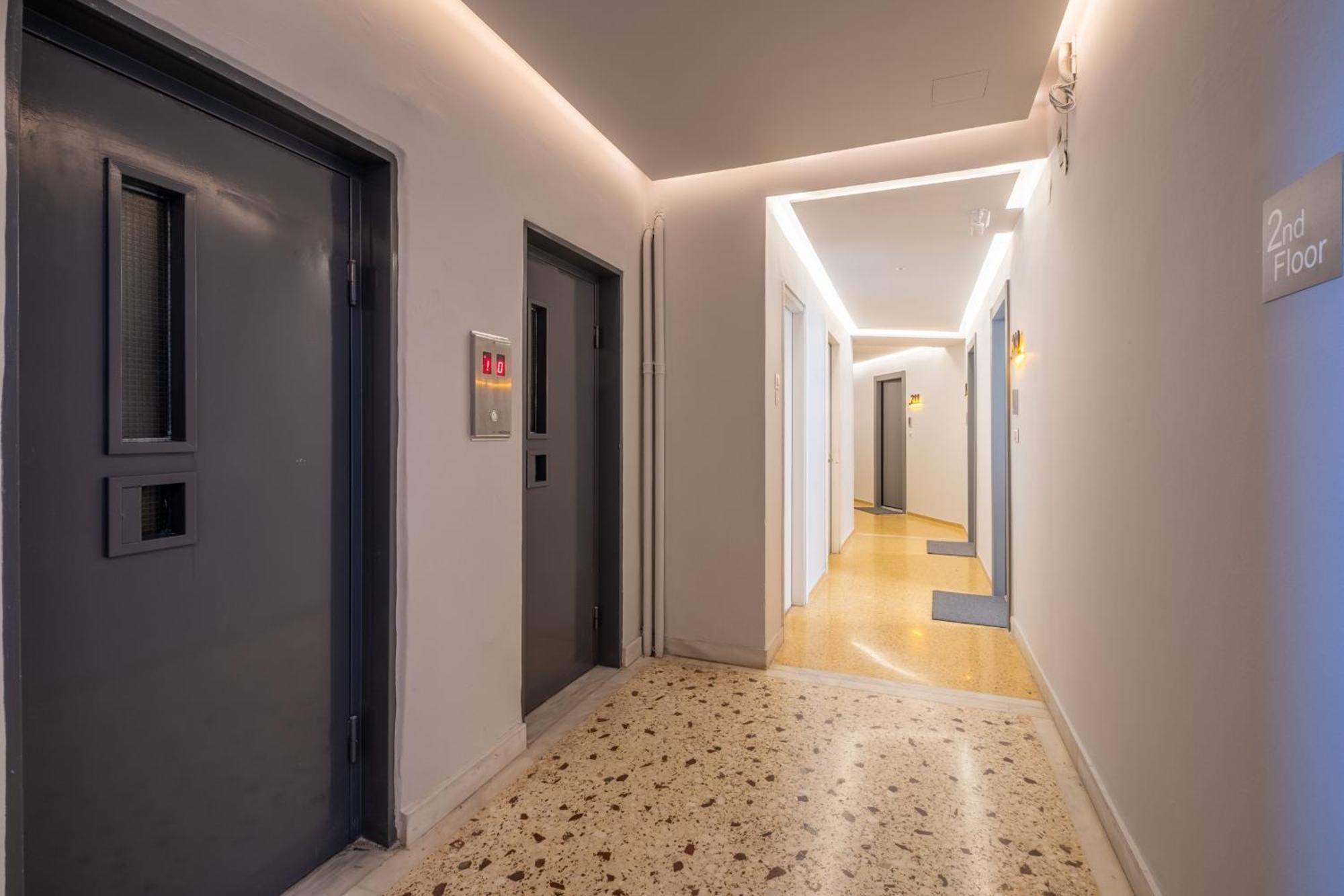 Athensis Apartments In Central Atene Esterno foto