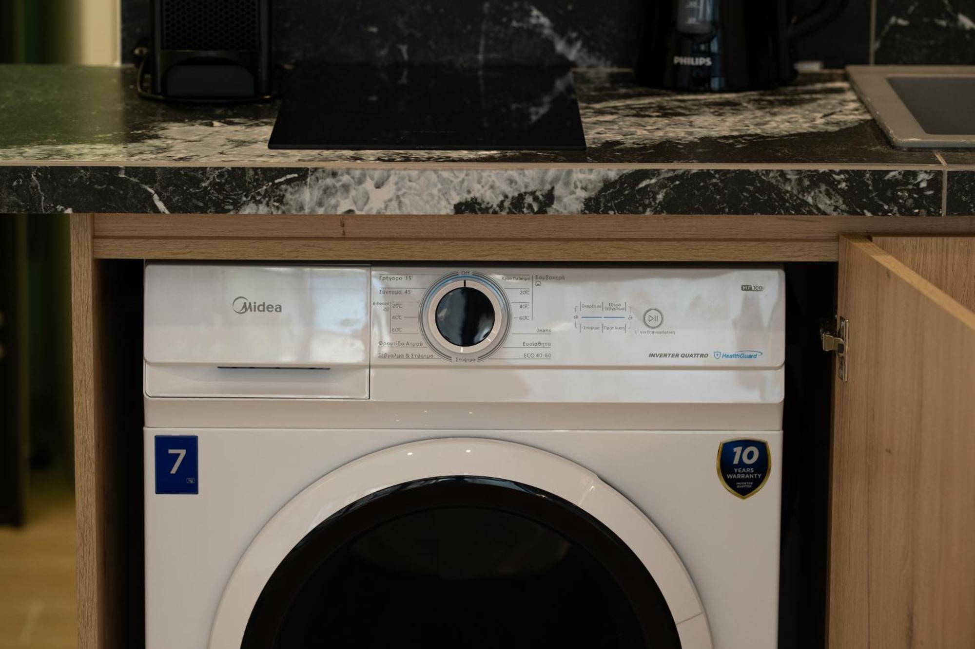 Athensis Apartments In Central Atene Esterno foto
