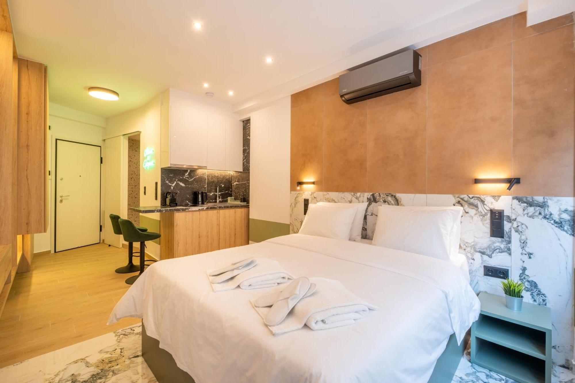 Athensis Apartments In Central Atene Esterno foto